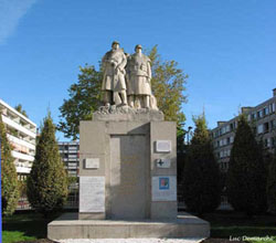 Illust : Le Monument aux morts d’Oran, 31.1 ko, 250x220 Illust : Le Monument aux morts, 31.1 ko, 250x220