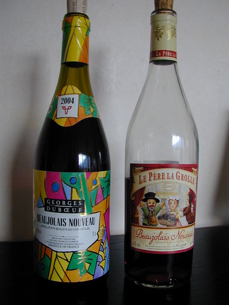 Deux bouteilles de Beaujolais nouveau Deux bouteilles de Beaujolais nouveau