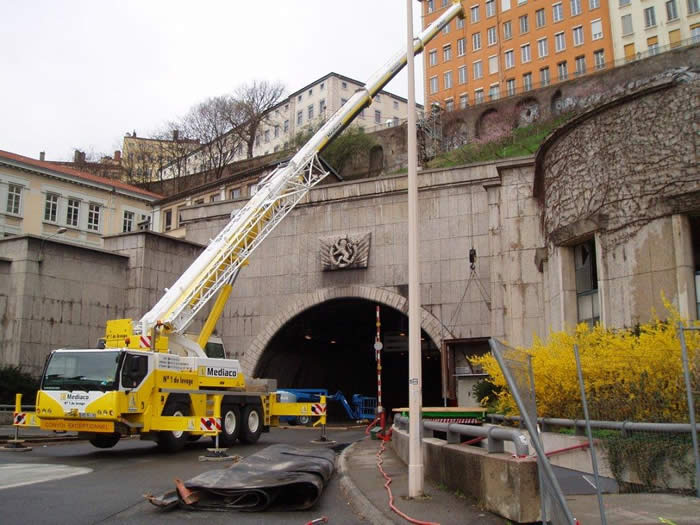 Démolition du local propreté - Tête Rhône 27/03/2010