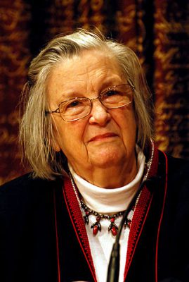 Portrait Elinor Ostrom