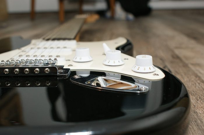 Fender Stratocaster et la prise Jack