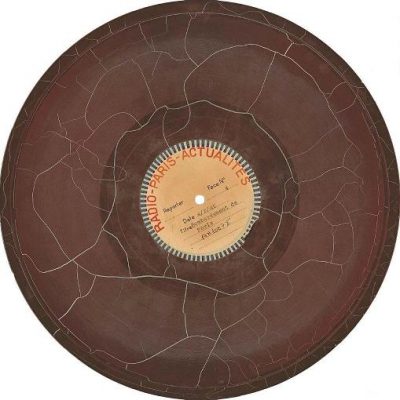Un disque fracturé lors d'un bombardement de Paris en 1942