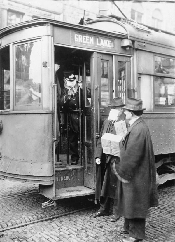 Port du masque dans les transports pendant la grippe espagnole