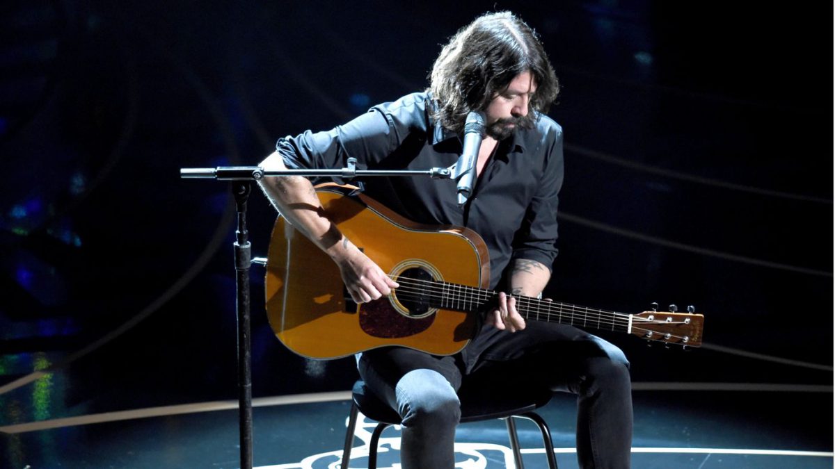 Dave grohl et sa guitare Martin D 28