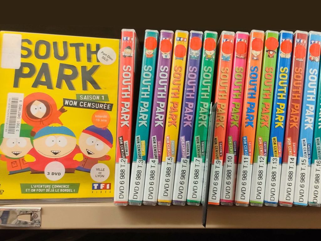 Rangée de DVDs des saisons de South Park